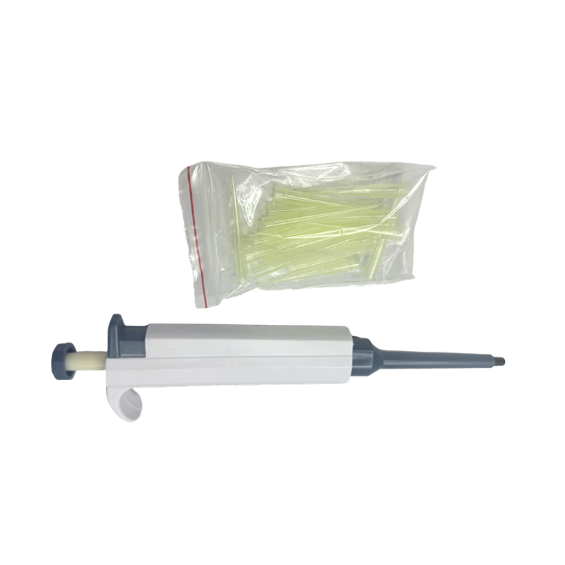 Naaayos na micropipette ng laboratoryo 